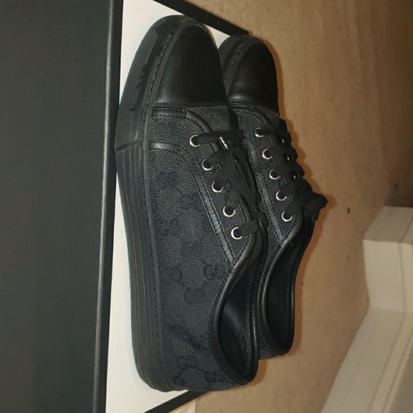 Gucci canvas sneakers. - Picture 8 of 10